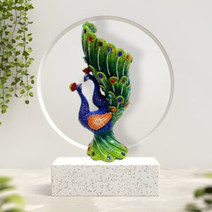 Peacock : Pavo and Amor